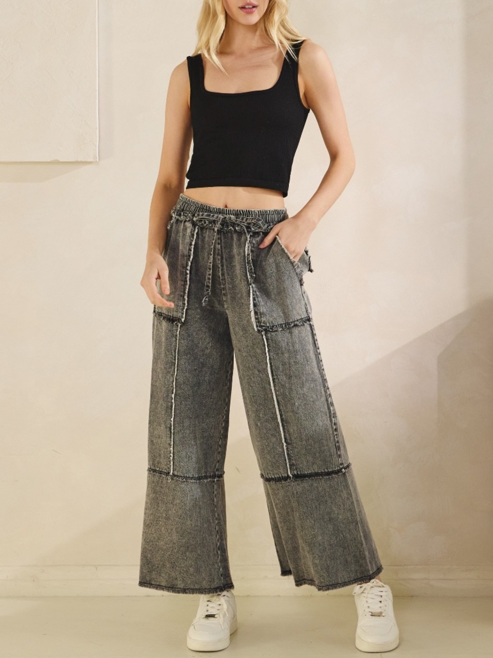 Sage + Fig Mineral Washed Stretchy Waist Cropped Denim Jean Pants - Picture 4 of 6